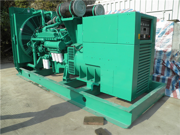 埇桥出租发电机 发电机组厂家：柴油发电机组的控制屏的作用是什么？