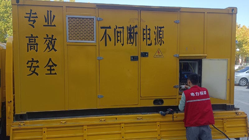 埇桥柴油发电机组和UPS电源配合使用时，如何避免切换过程中的电力中断？